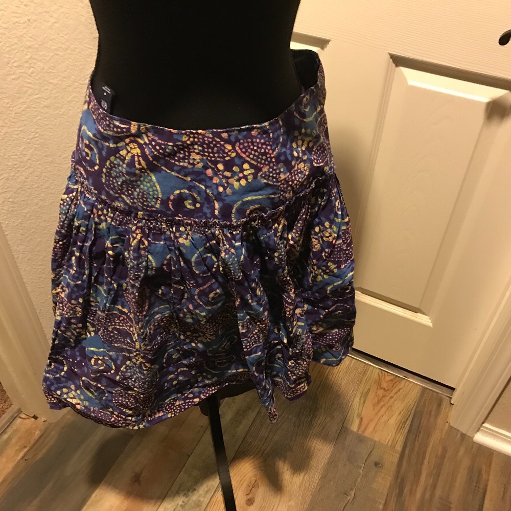 Gap Blues and Purple W The New W/ Tags Multi Color. Zipper Slight Flair Skirt Si